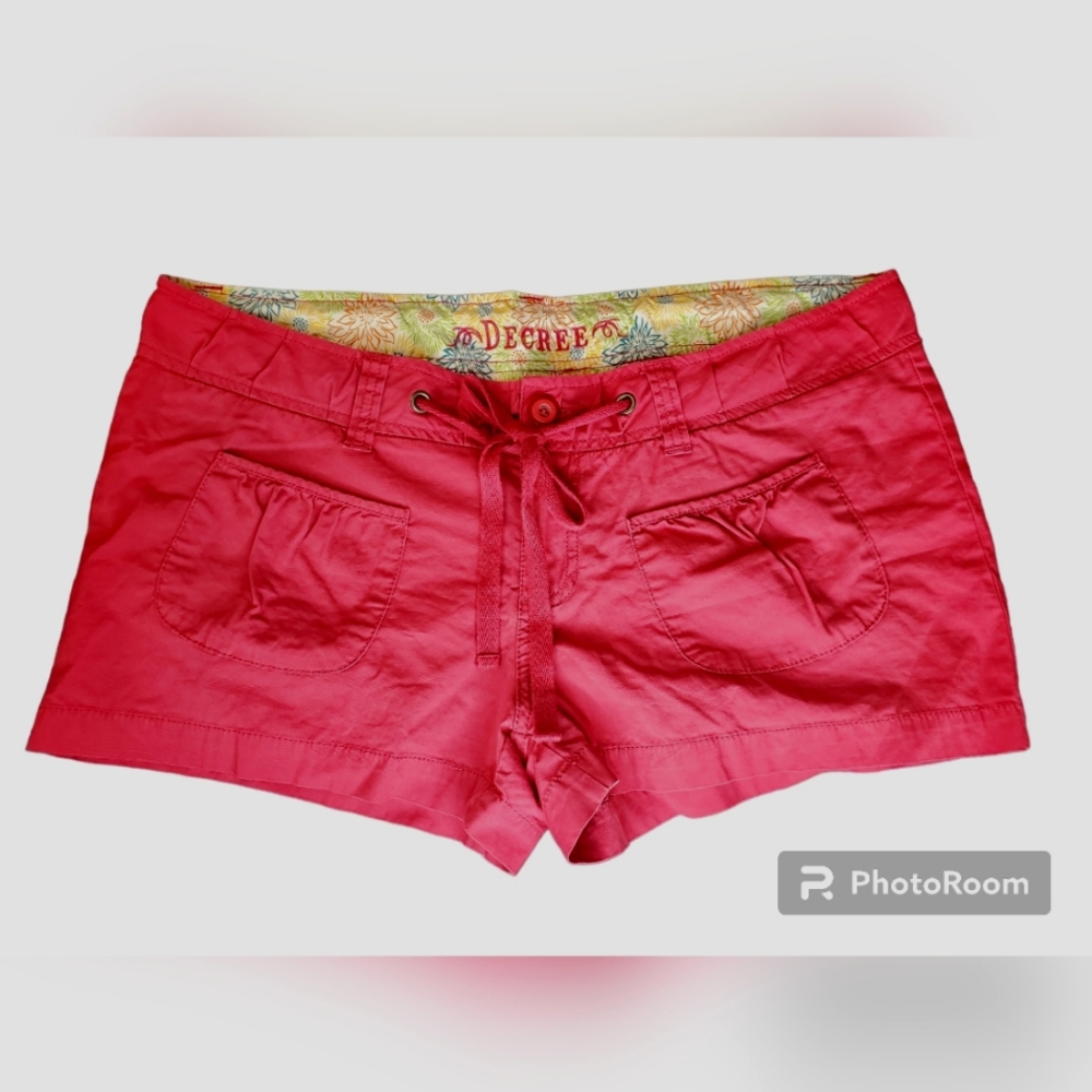 Rare Women's NWOTAG Decree Shorts Size 15